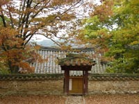 Herbststimmung am Sokdamgugok Tempel bei Haeju